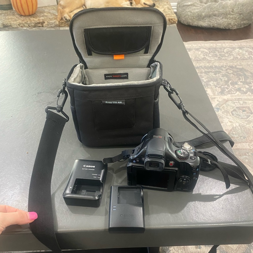 Canon Powershot SX40 HS camera with bundle